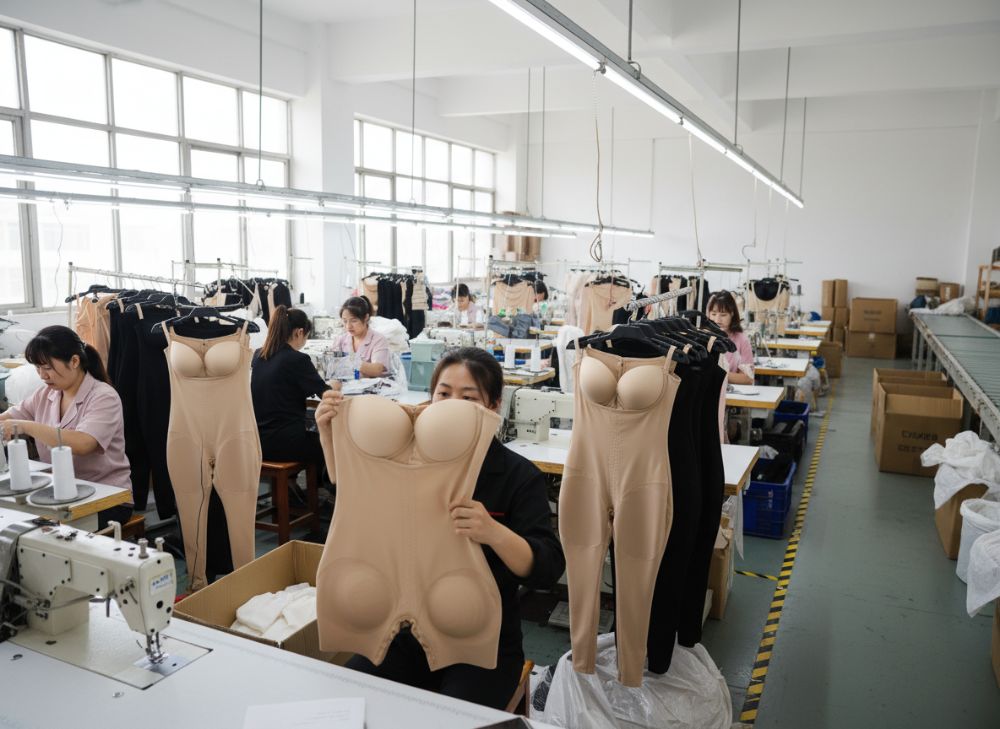 ストラップレスブラ付きボディシェイパー工場:卸売メーカー2026